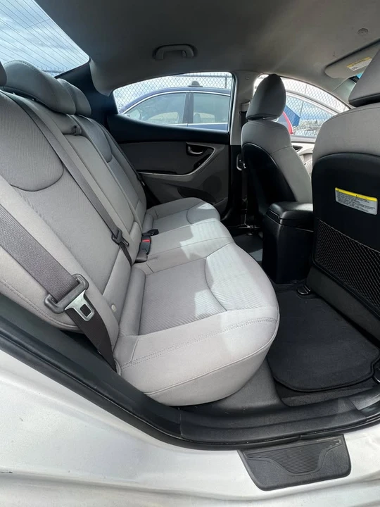 2012 Hyundai Elantra - Image 7 of 8