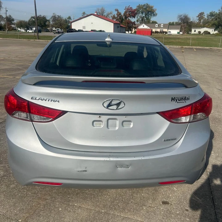 2012 Hyundai Elantra - Image 4 of 10