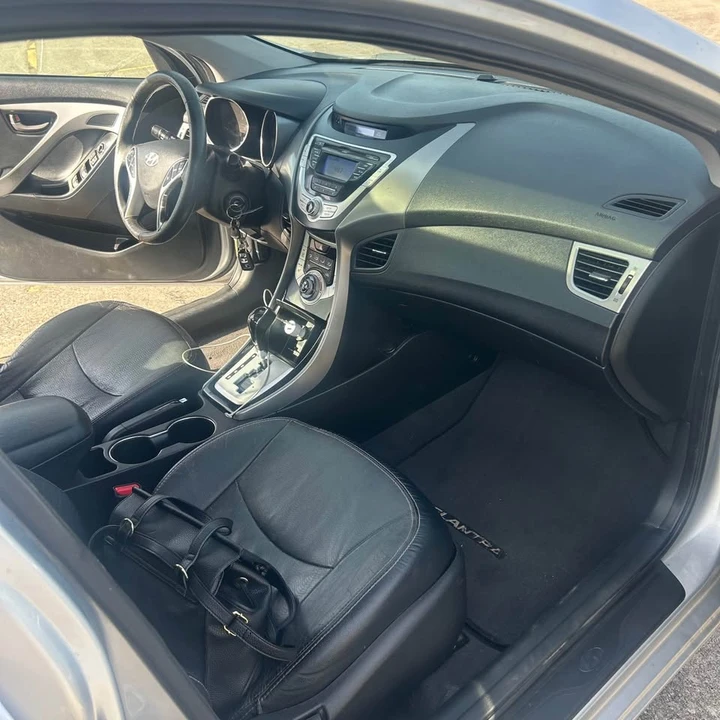 2012 Hyundai Elantra - Image 9 of 10