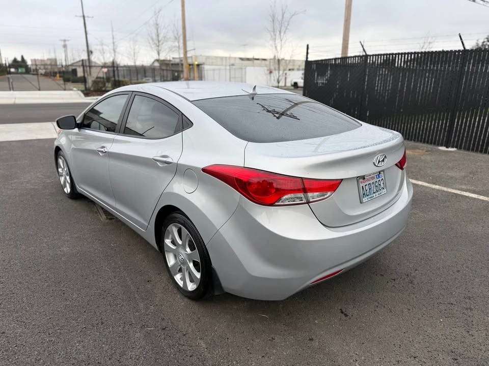 2012 Hyundai Elantra - Image 4 of 11