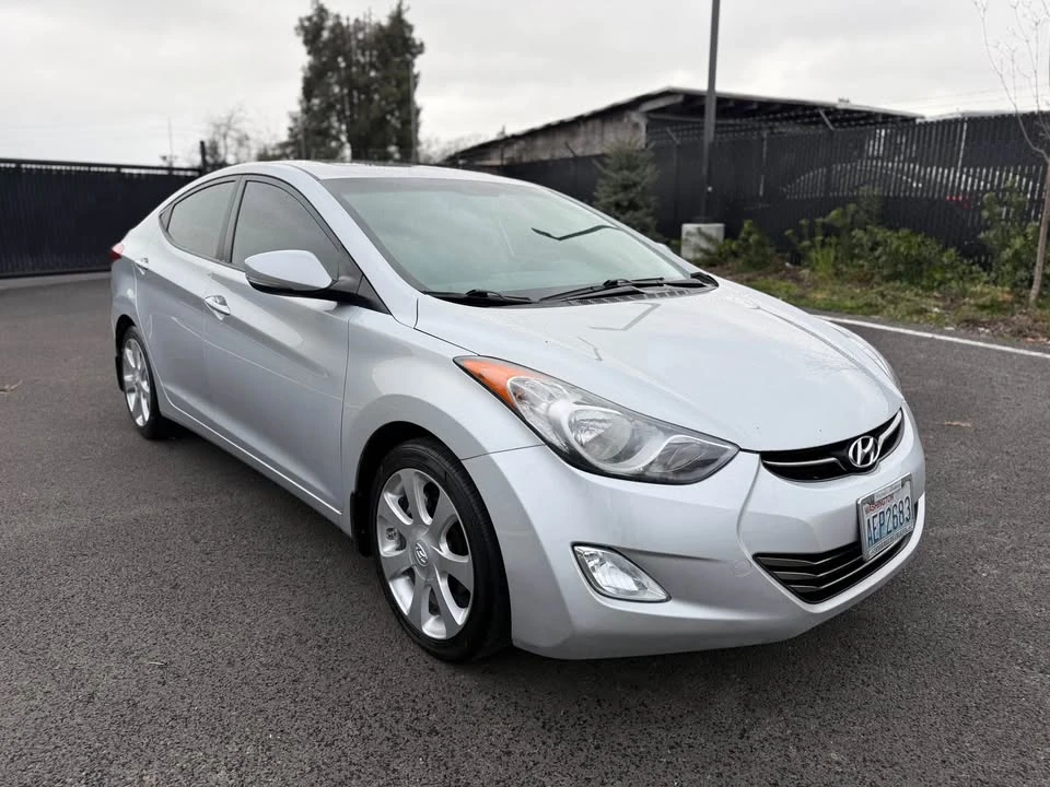 2012 Hyundai Elantra - Image 2 of 11