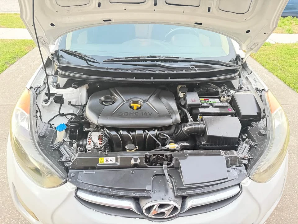 2012 Hyundai Elantra - Image 5 of 11