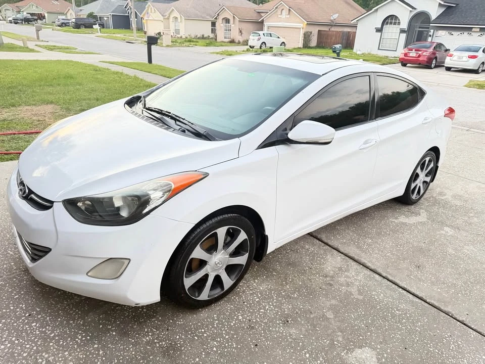 2012 Hyundai Elantra - Image 6 of 11