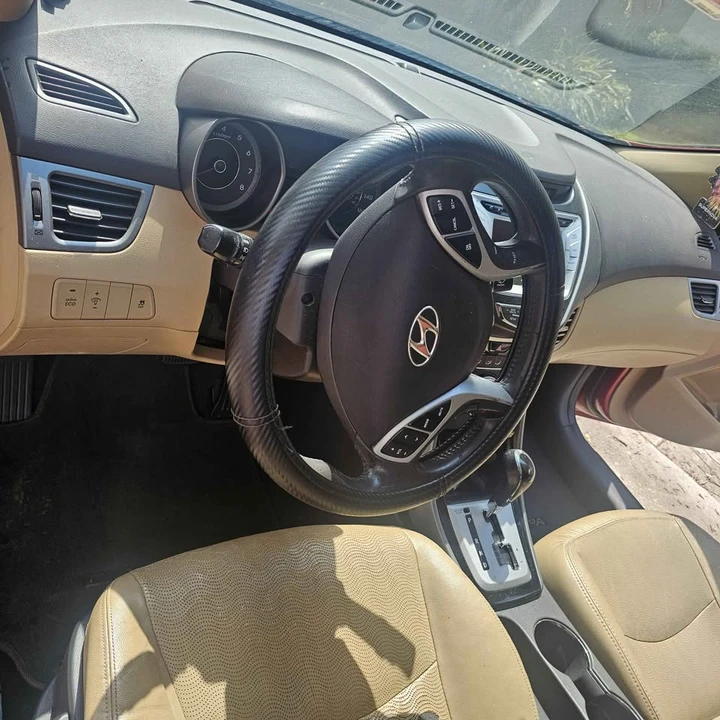2012 Hyundai Elantra - Image 7 of 8