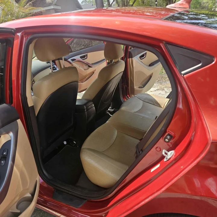2012 Hyundai Elantra - Image 6 of 8
