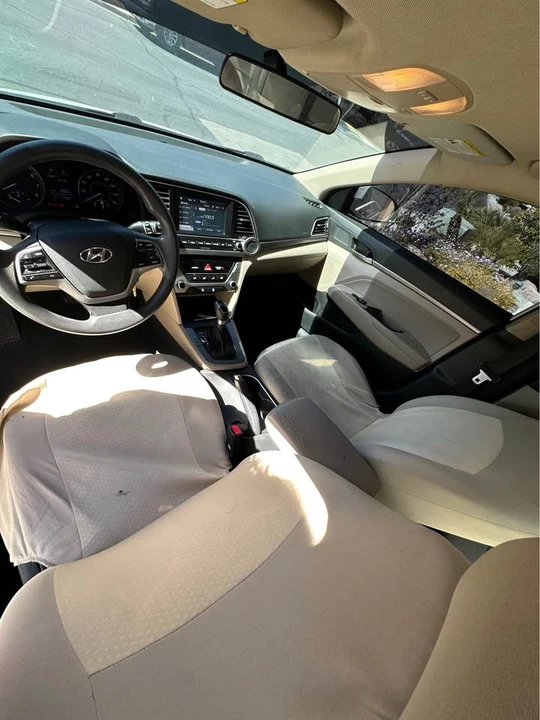 2012 Hyundai Elantra - Image 5 of 6