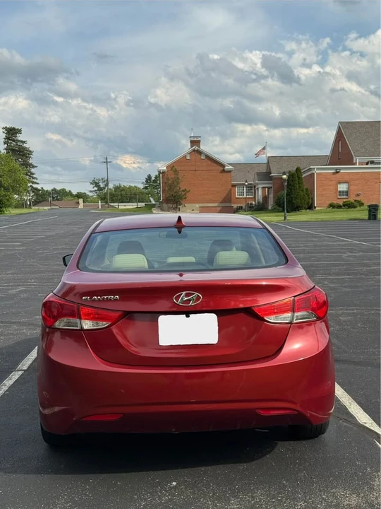 2012 Hyundai Elantra - Image 5 of 10