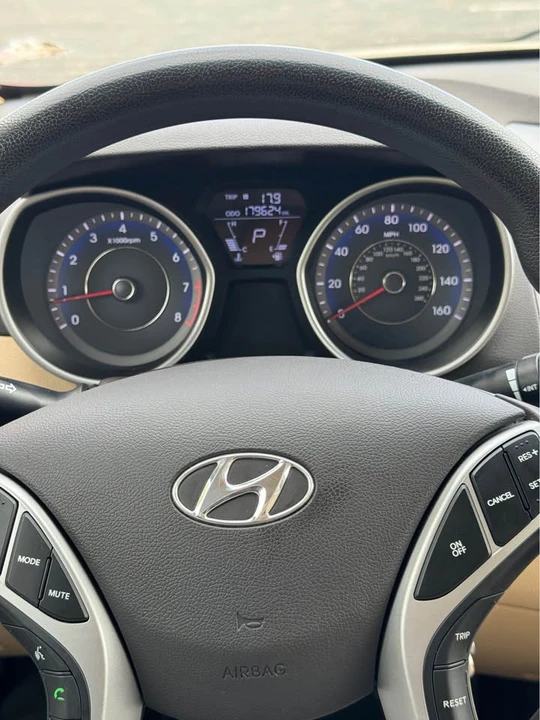 2012 Hyundai Elantra - Image 10 of 10