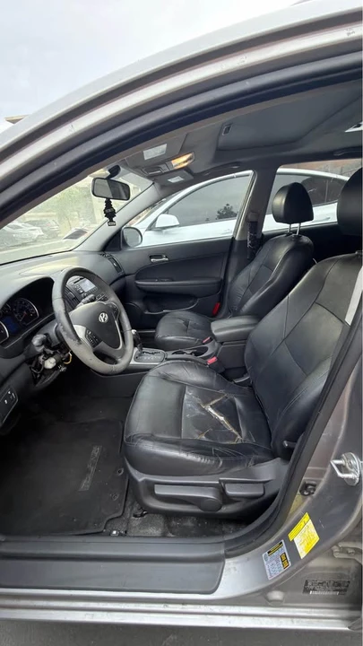 2012 Hyundai Elantra - Image 4 of 6