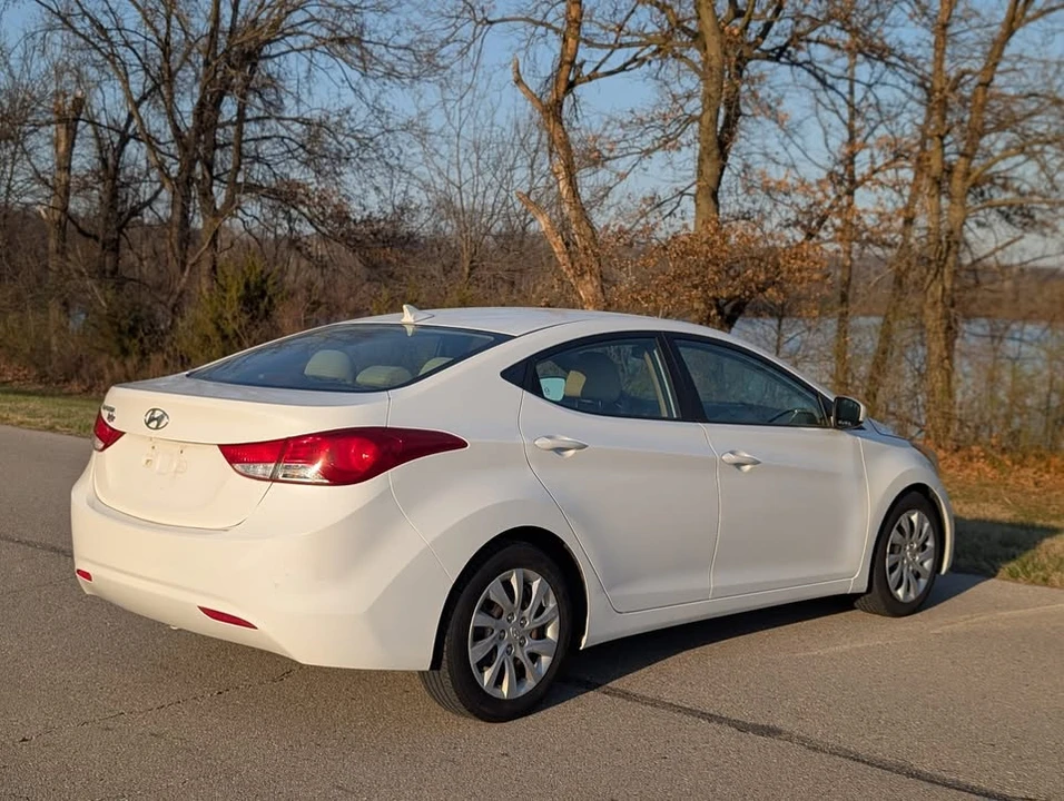 2012 Hyundai Elantra - Image 5 of 16