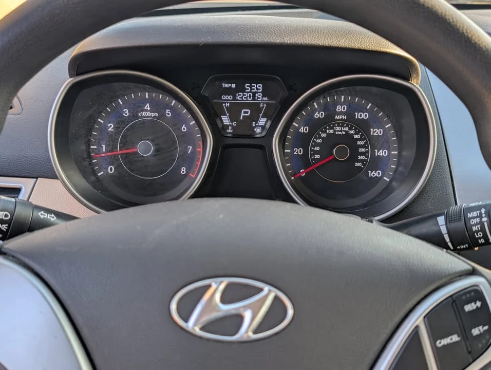 2012 Hyundai Elantra - Image 16 of 16