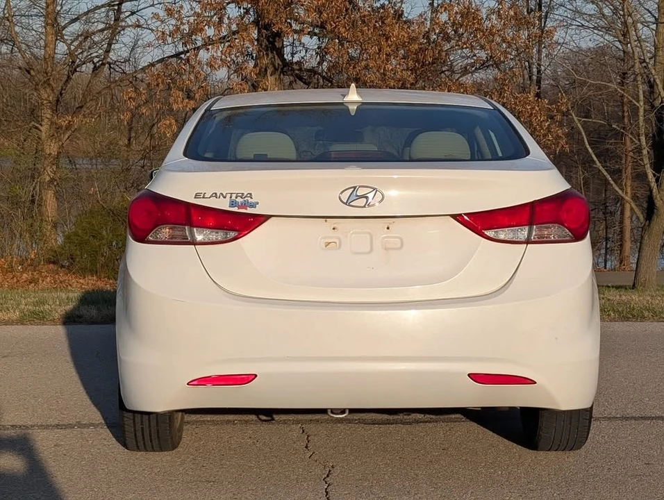 2012 Hyundai Elantra - Image 4 of 16