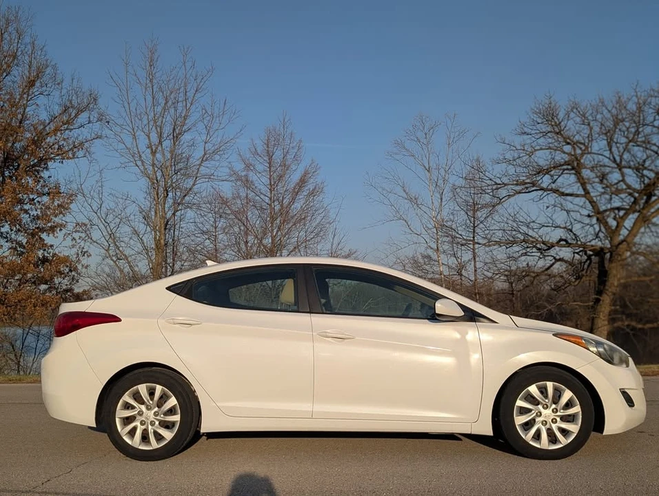 2012 Hyundai Elantra - Image 6 of 16