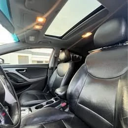 2012 Hyundai Elantra - Image 9 of 10