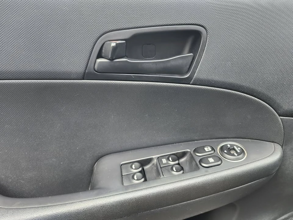 2012 Hyundai Elantra - Image 14 of 17