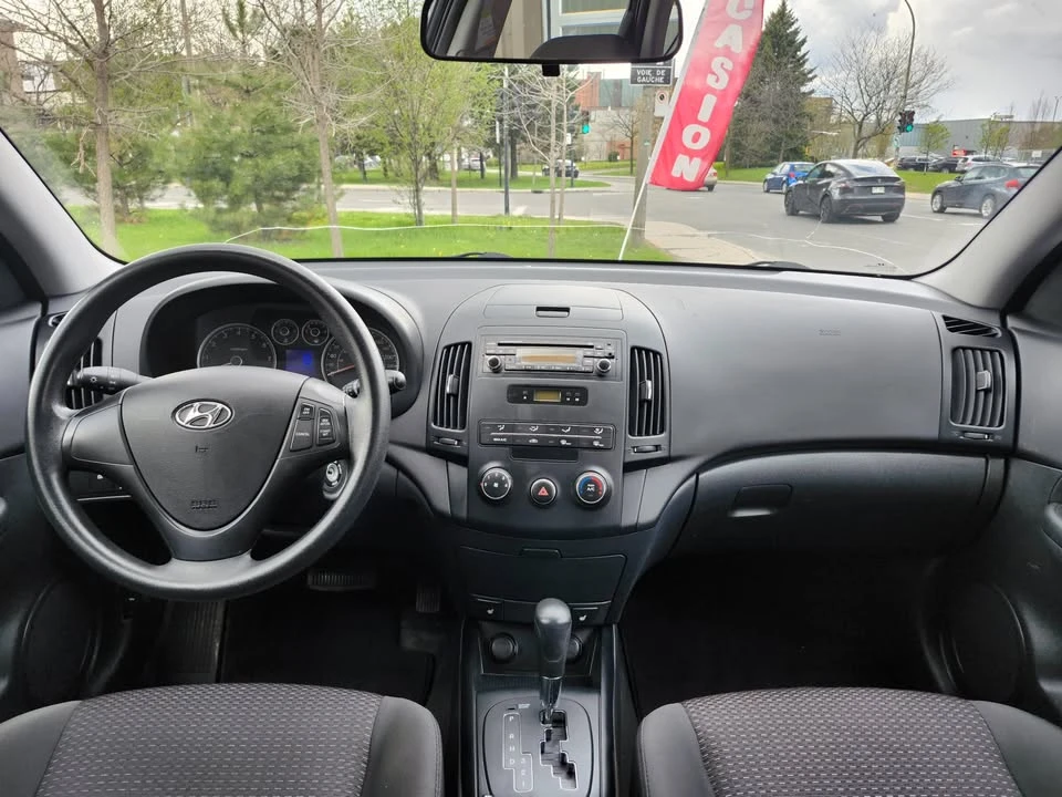 2012 Hyundai Elantra - Image 11 of 17