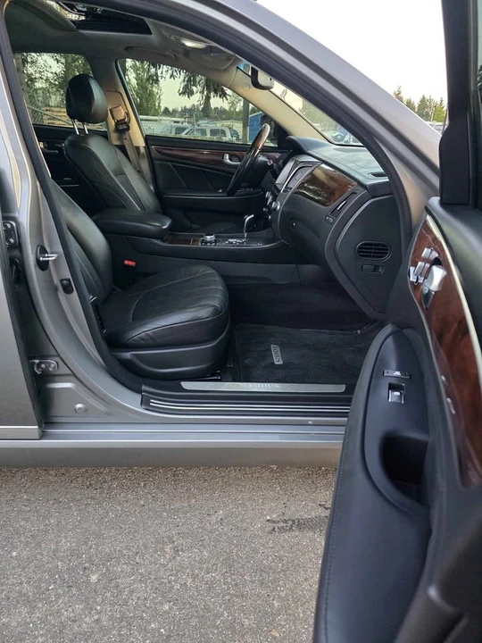 2012 Hyundai Equus - Image 13 of 17
