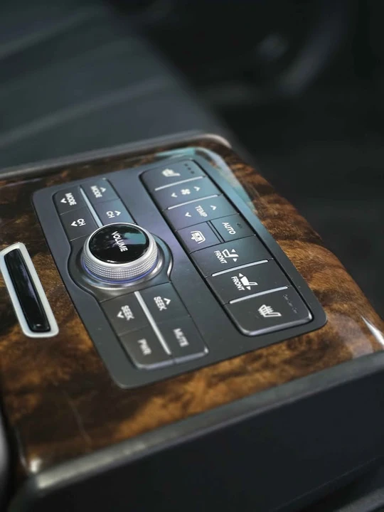 2012 Hyundai Equus - Image 11 of 17