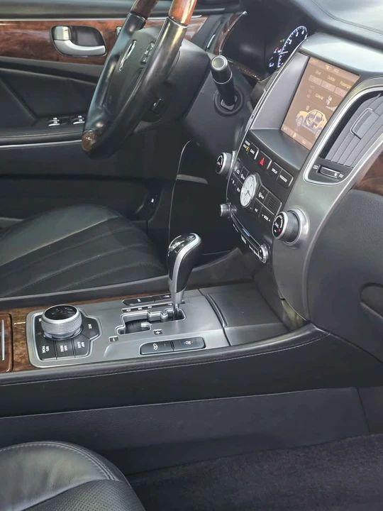 2012 Hyundai Equus - Image 14 of 17