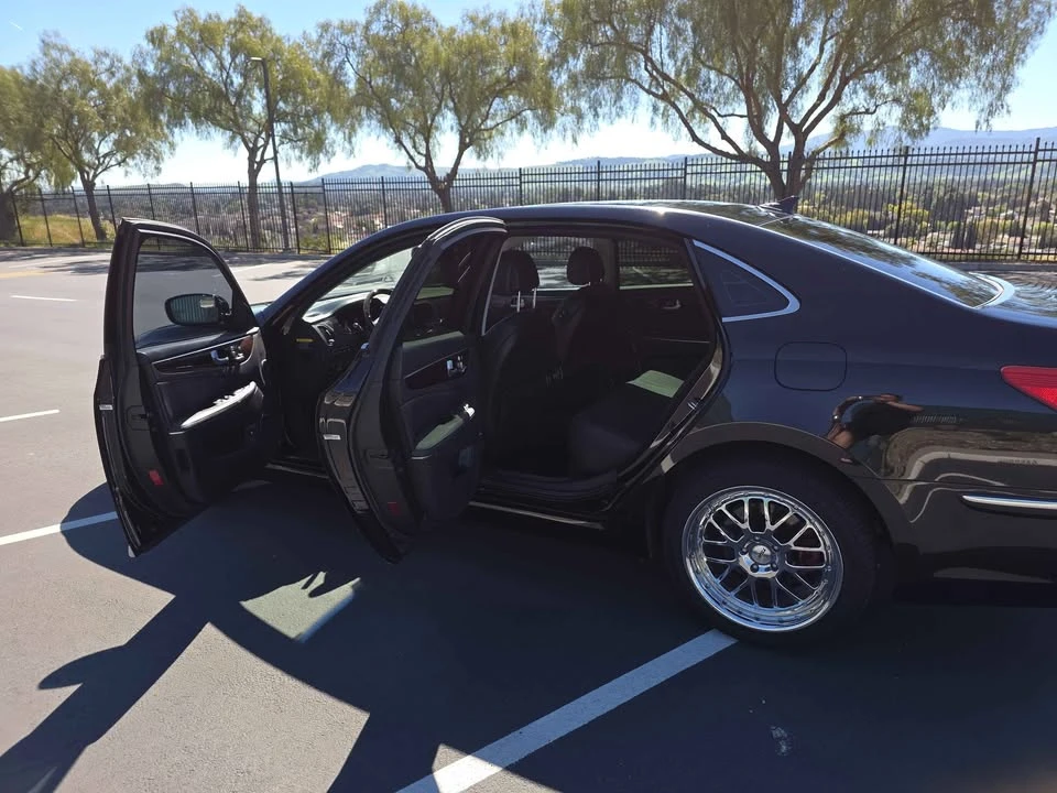 2012 Hyundai Equus - Image 13 of 17