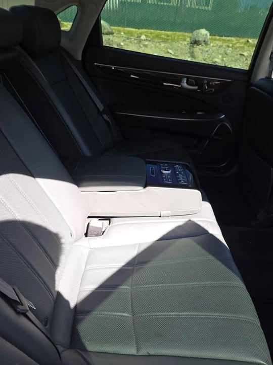 2012 Hyundai Equus - Image 11 of 17
