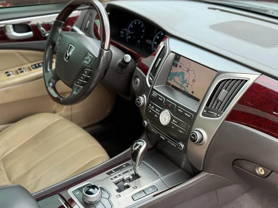 2012 Hyundai Equus - Image 16 of 19