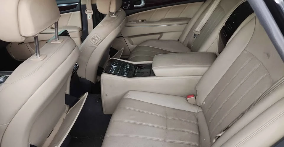 2012 Hyundai Equus - Image 5 of 16