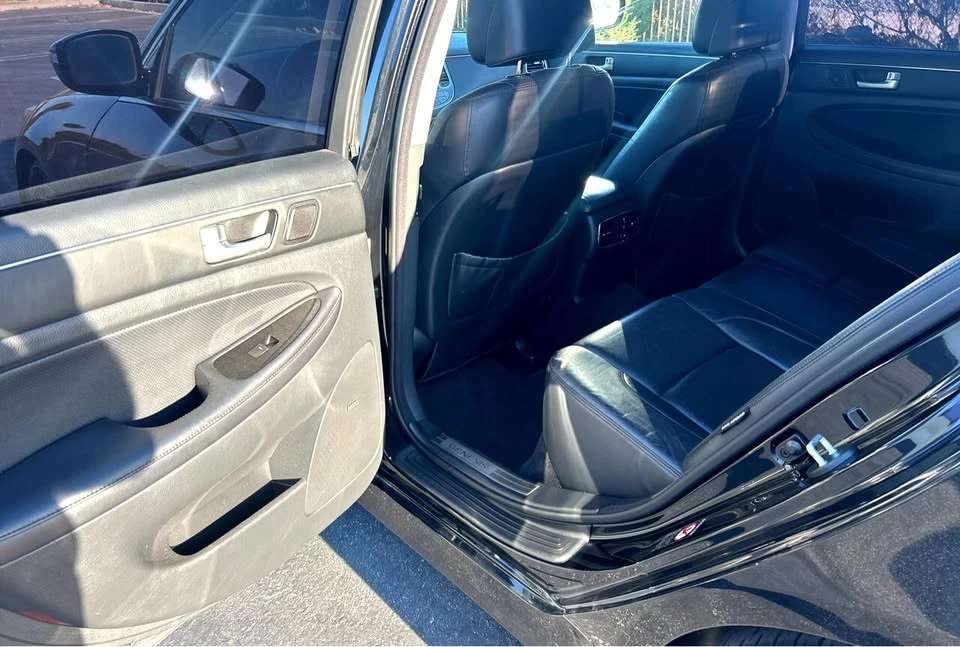 2012 Hyundai Genesis - Image 15 of 20