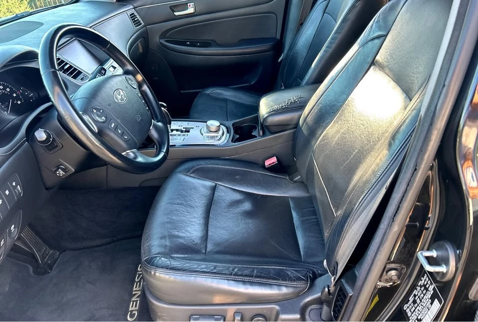 2012 Hyundai Genesis - Image 18 of 20