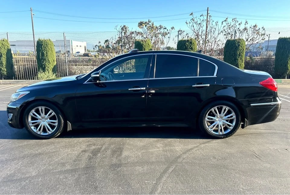 2012 Hyundai Genesis - Image 7 of 20
