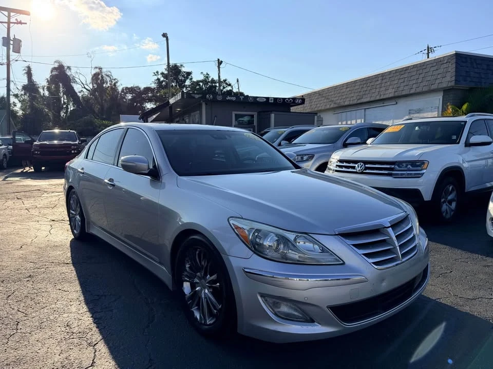 2012 Hyundai Genesis - Image 2 of 8