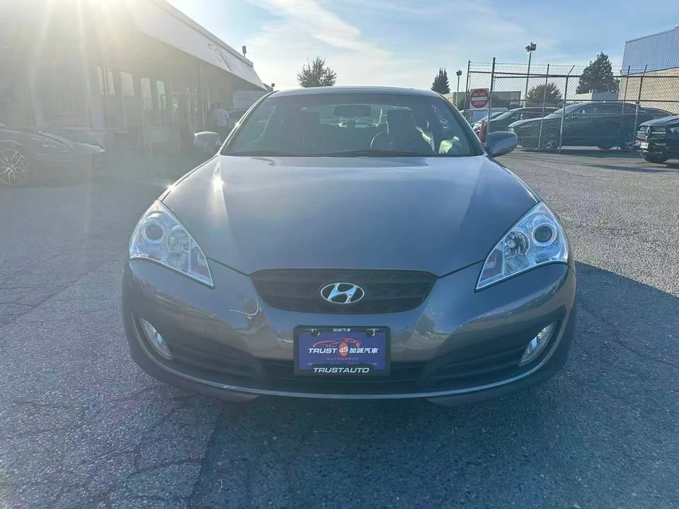 2012 Hyundai Genesis - Image 2 of 20