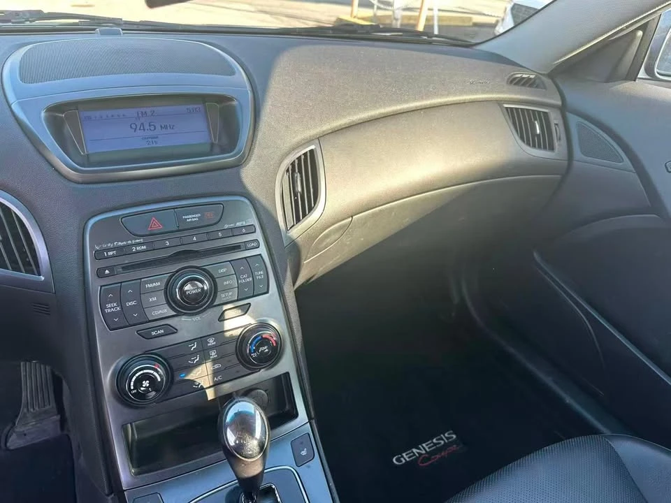 2012 Hyundai Genesis - Image 18 of 20