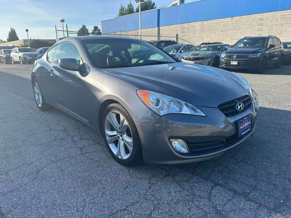 2012 Hyundai Genesis - Image 5 of 14