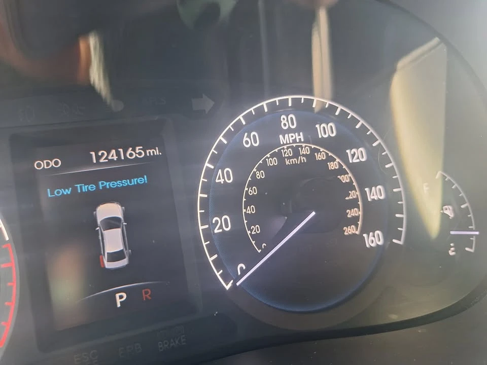 2012 Hyundai Genesis - Image 8 of 13