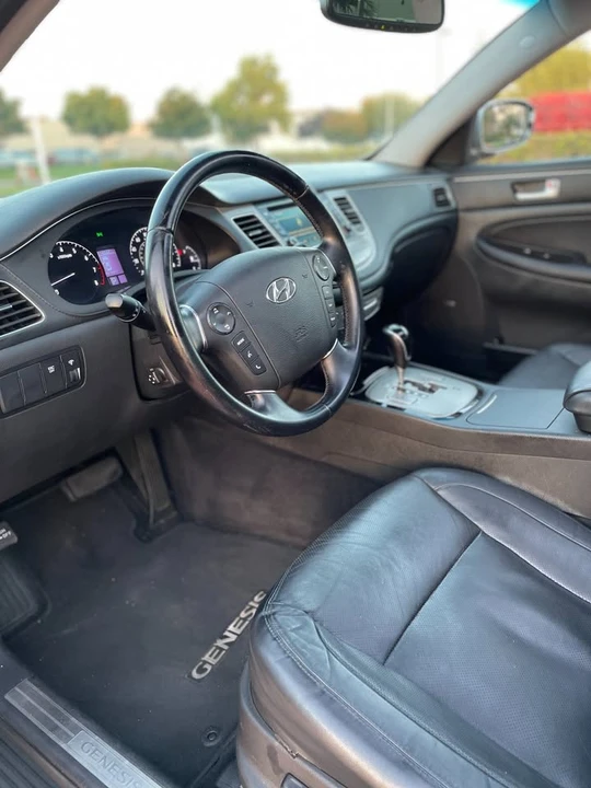 2012 Hyundai Genesis - Image 7 of 14