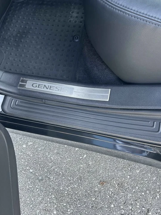 2012 Hyundai Genesis - Image 10 of 13