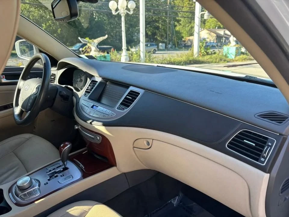 2012 Hyundai Genesis - Image 18 of 19