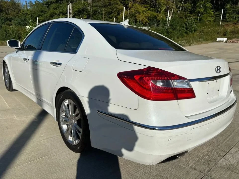 2012 Hyundai Genesis - Image 19 of 19
