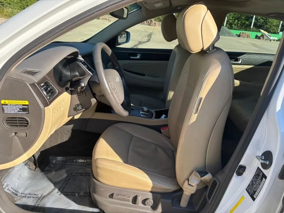 2012 Hyundai Genesis - Image 12 of 19