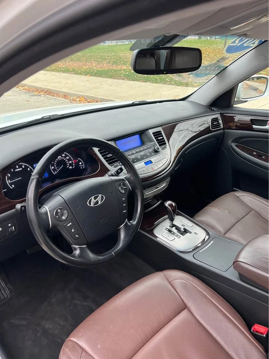 2012 Hyundai Genesis - Image 6 of 12