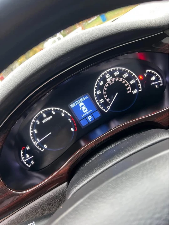2012 Hyundai Genesis - Image 11 of 12