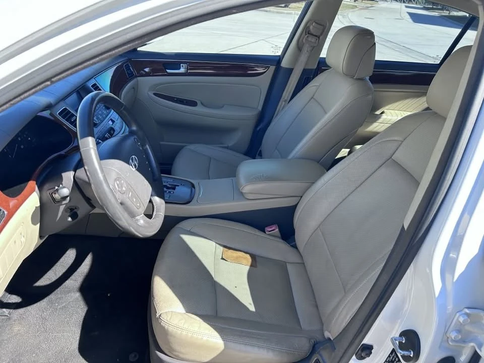 2012 Hyundai Genesis - Image 11 of 18