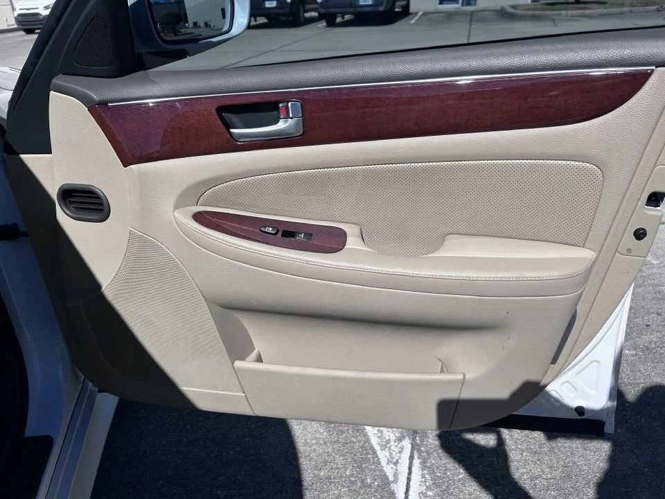2012 Hyundai Genesis - Image 15 of 18