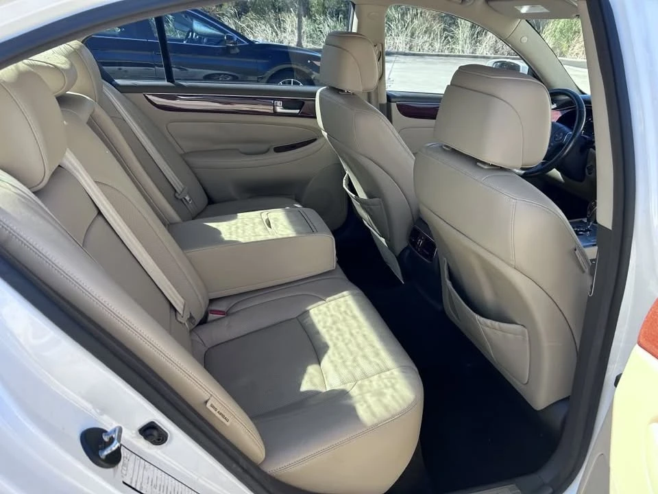 2012 Hyundai Genesis - Image 17 of 18