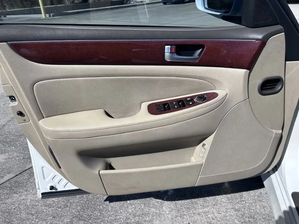 2012 Hyundai Genesis - Image 13 of 18