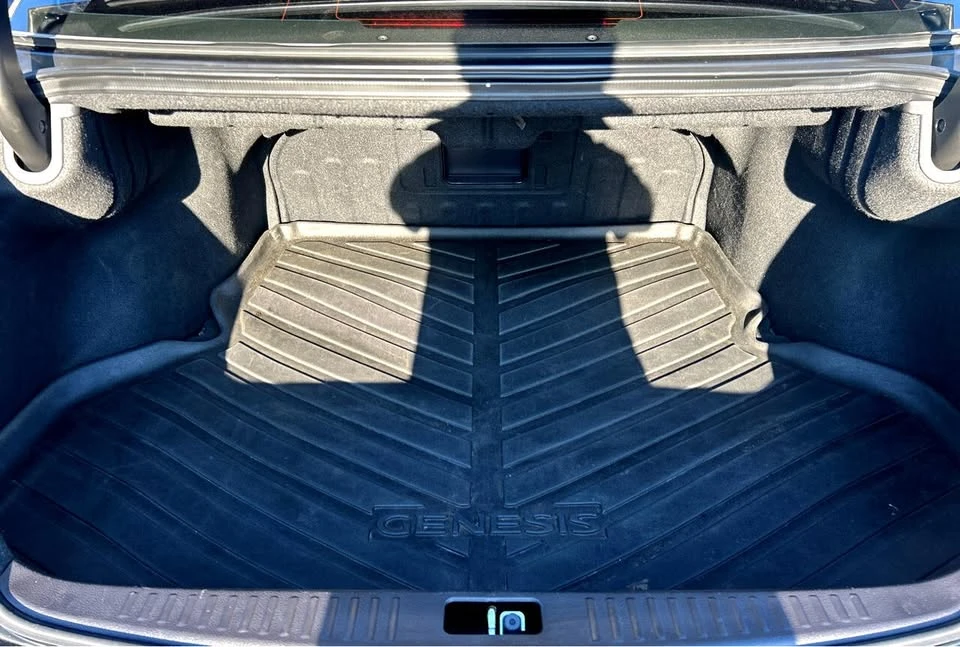 2012 Hyundai Genesis - Image 5 of 20