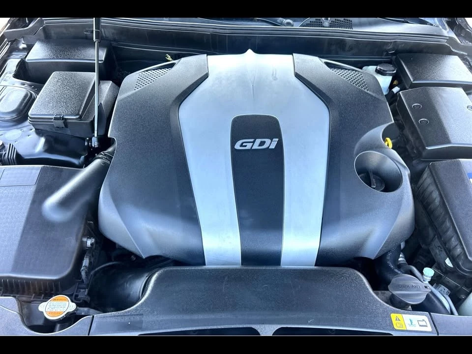 2012 Hyundai Genesis - Image 10 of 20