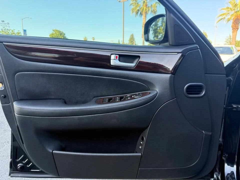 2012 Hyundai Genesis - Image 10 of 20