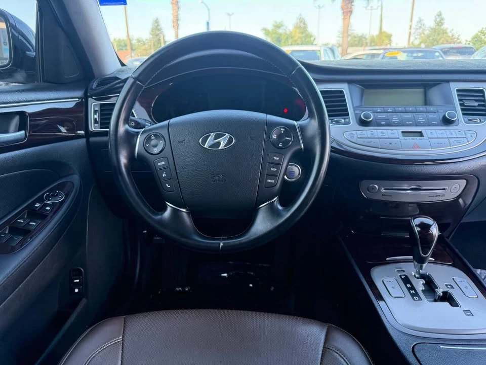 2012 Hyundai Genesis - Image 16 of 20